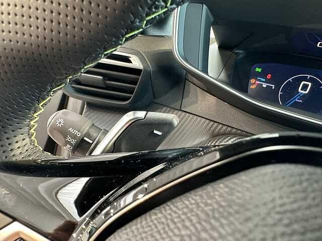 Peugeot 208 Hybrid 100 e-DCS6 GT