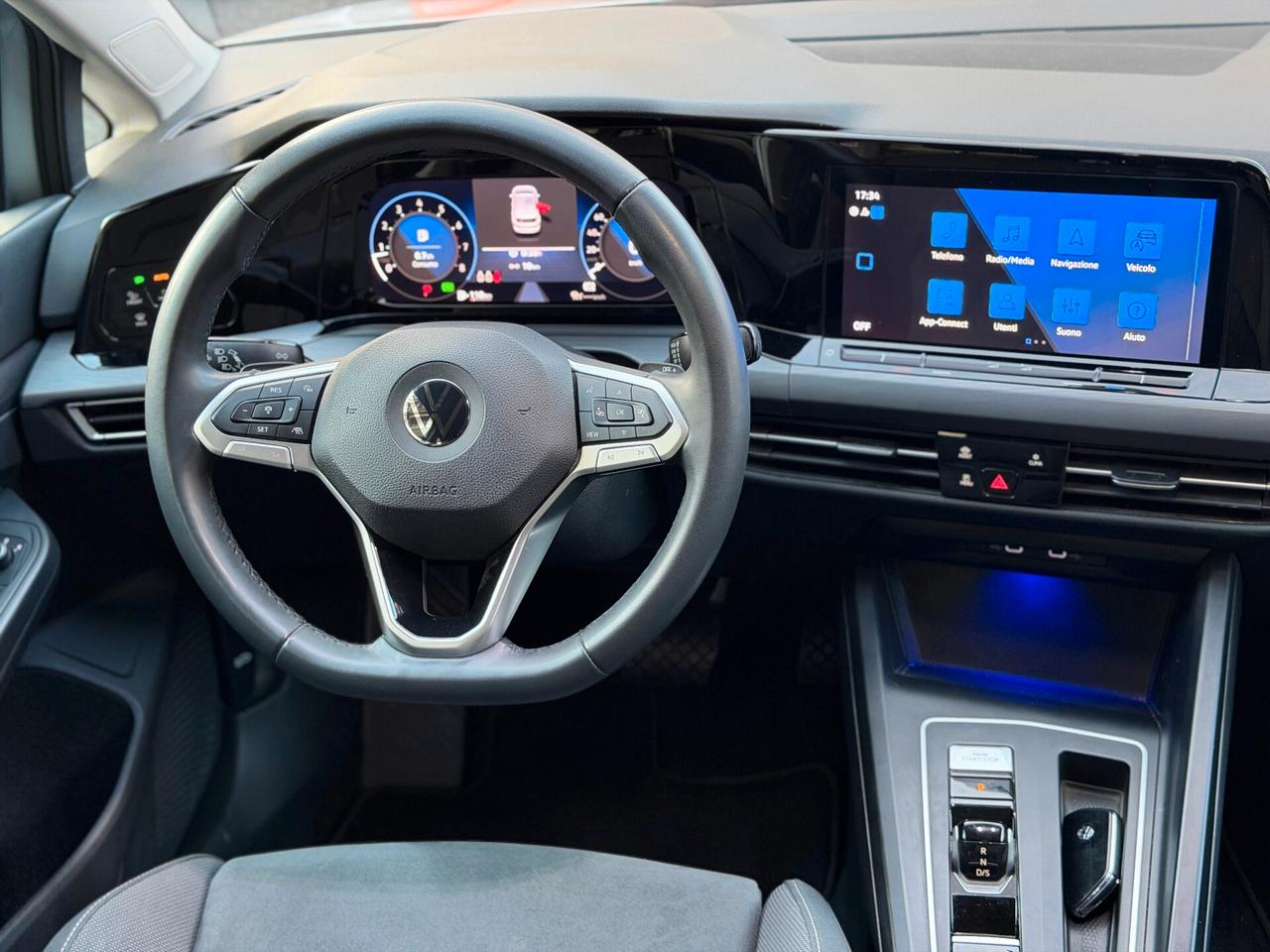 VOLKSWAGEN Golf 8ª serie Golf 1.5 eTSI 130 CV ...