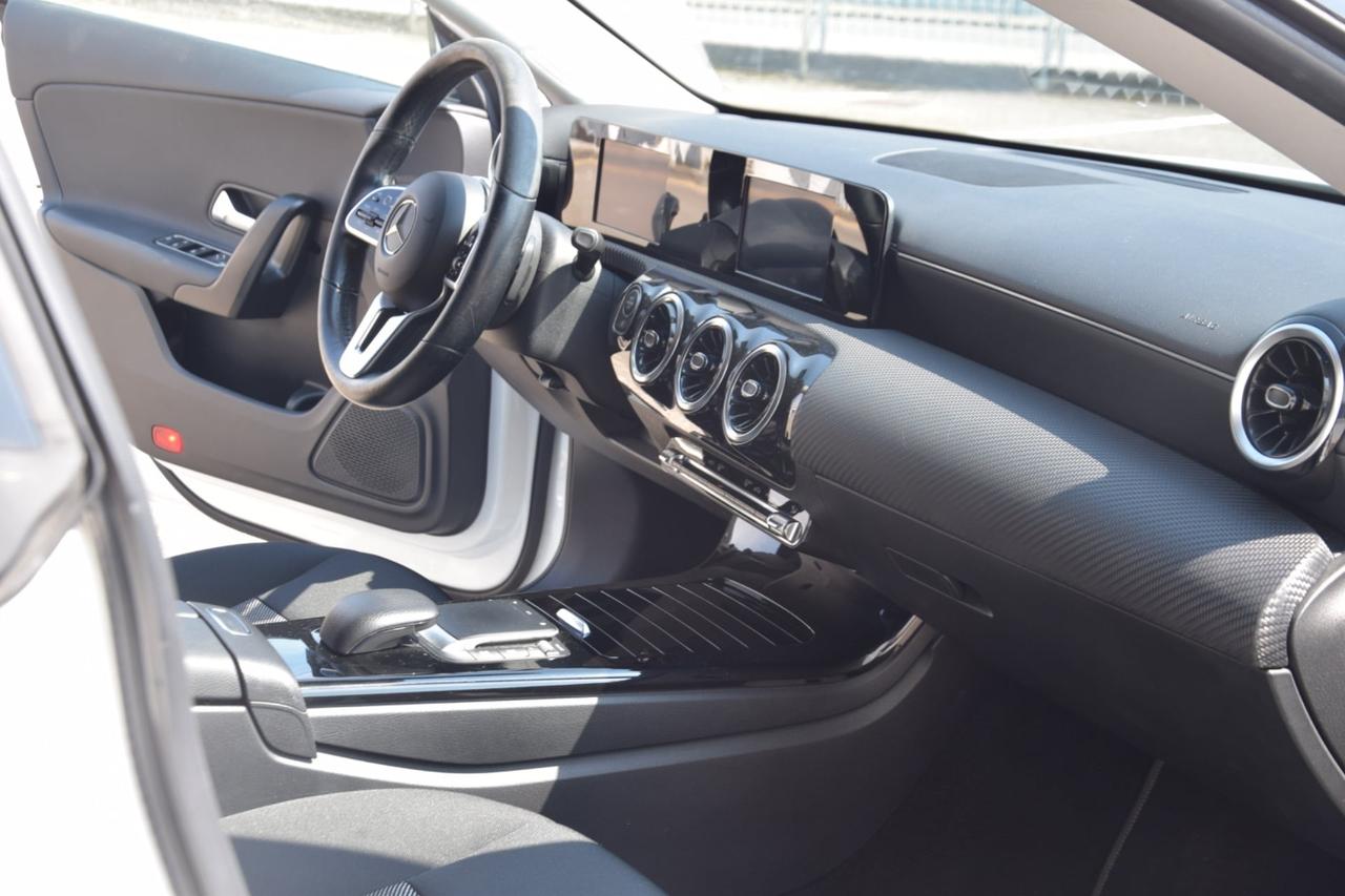MERCEDES CLA S.Brake (X118) CLA 200 d Automati...