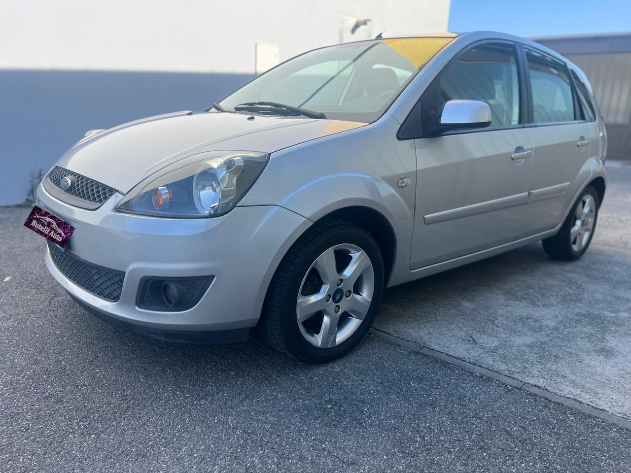 Ford Fiesta 1.2 BENZ PER NEOPATENTATI
