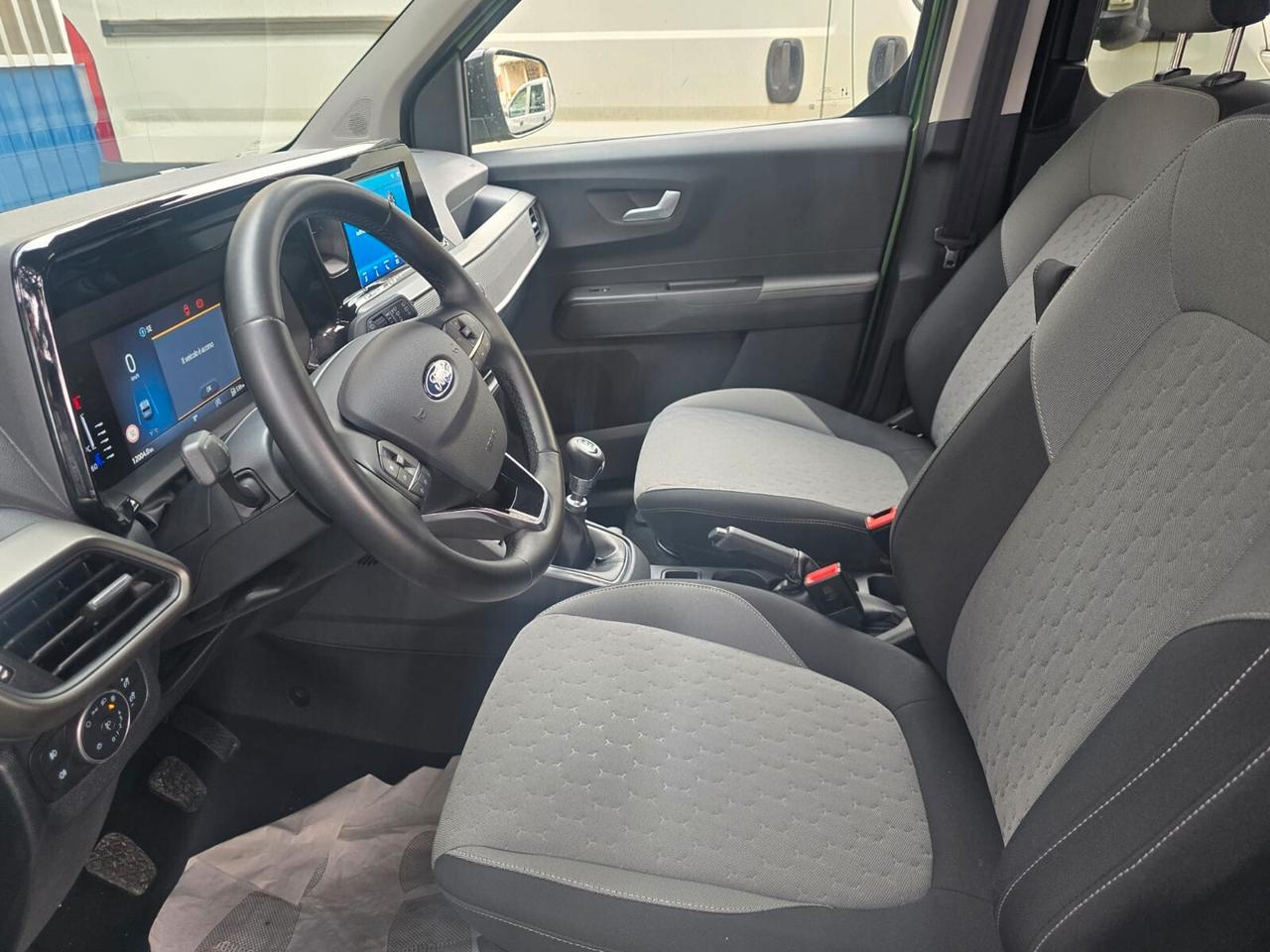 Ford Tourneo Courier 1.0 EcoBoost Titanium rate da 99.00