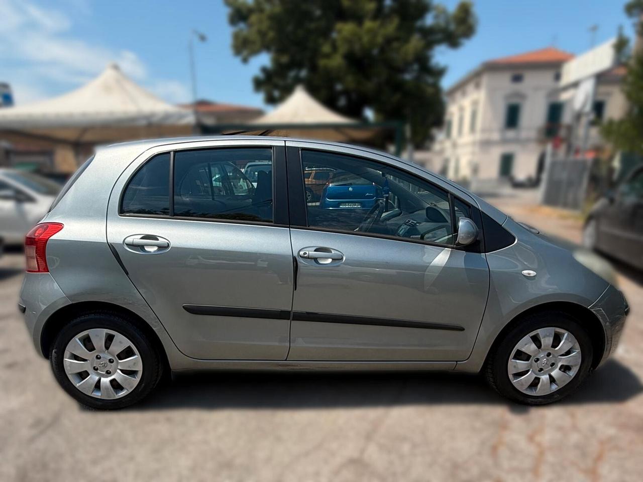 Toyota Yaris II 5p 1.0 Sol - 120.333 km - Neopatentati