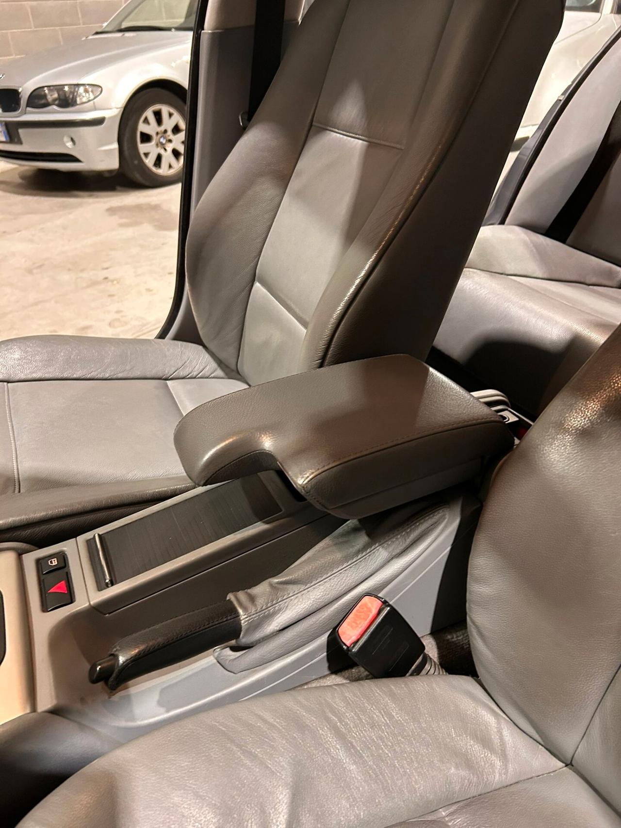 Bmw 330 330d turbodiesel cat 4 porte Attiva