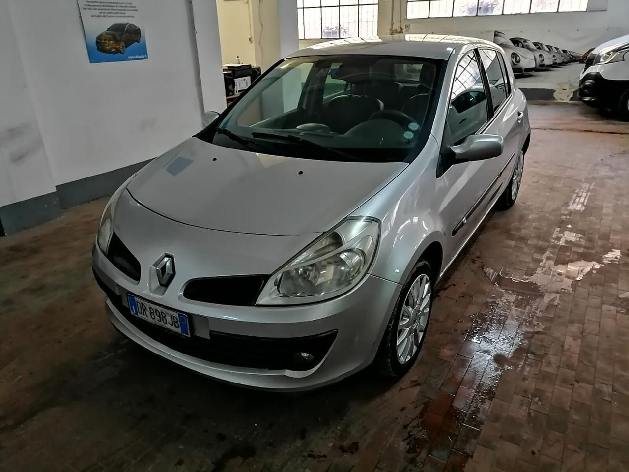 Renault Clio 1.2 16v 75cv 5p Dyn OK NEOP.