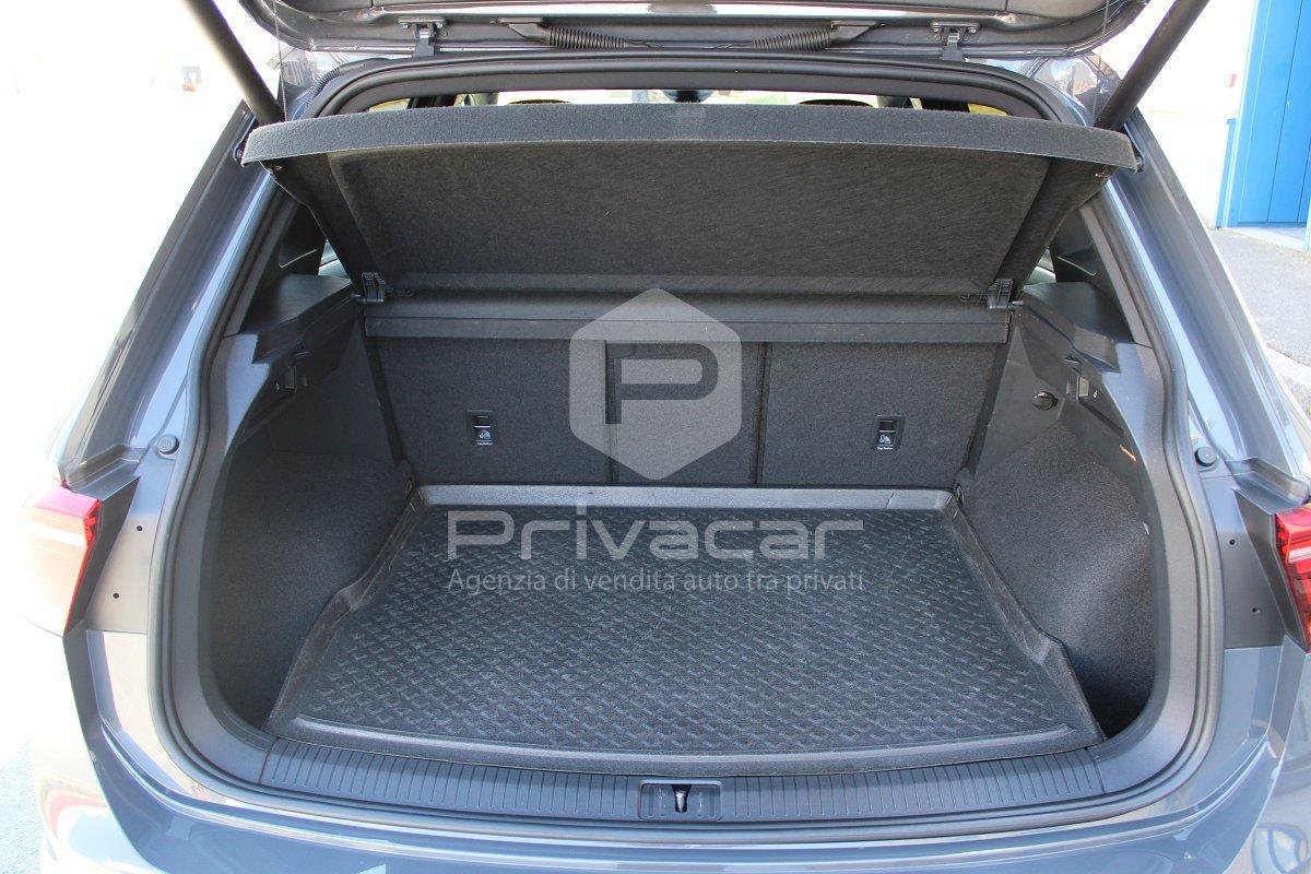 VOLKSWAGEN Tiguan 2.0 TDI 150 CV SCR DSG R-Line