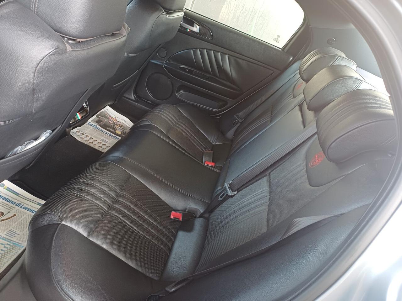 Alfa Romeo 159 2.4 JTDm 200 CV Distinctive Q-Tronic 2011