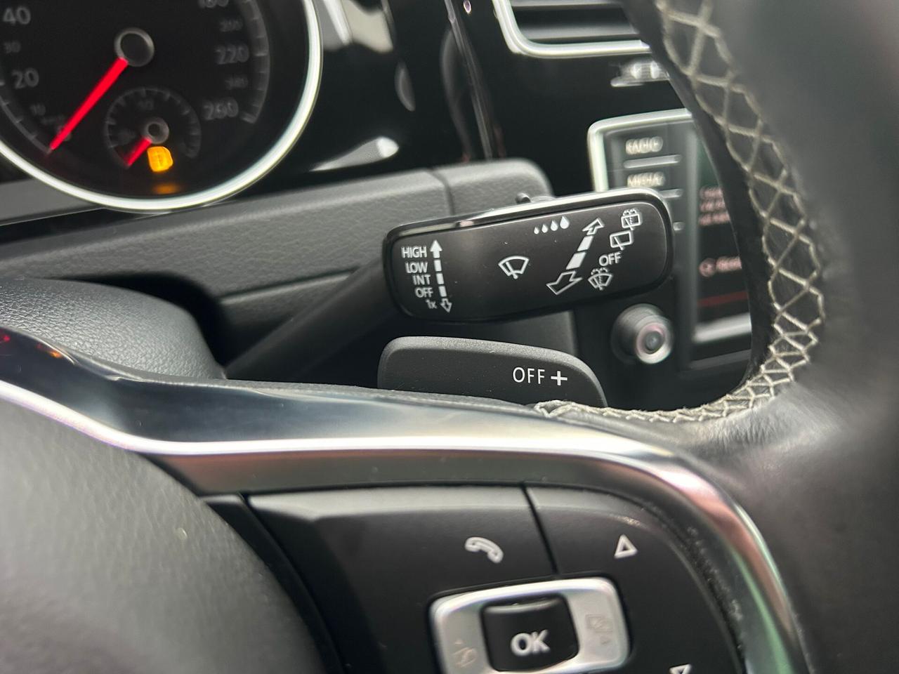 Volkswagen Golf 1.6 TDI 110Cv R-LINE DSG/LED-2017