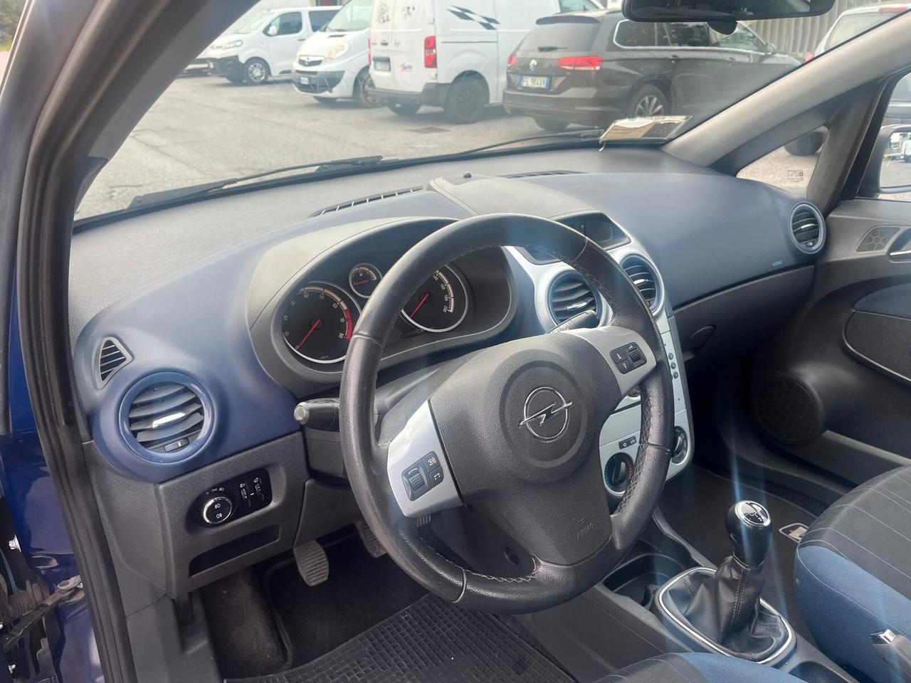 Opel Corsa 1.2 3 porte Club