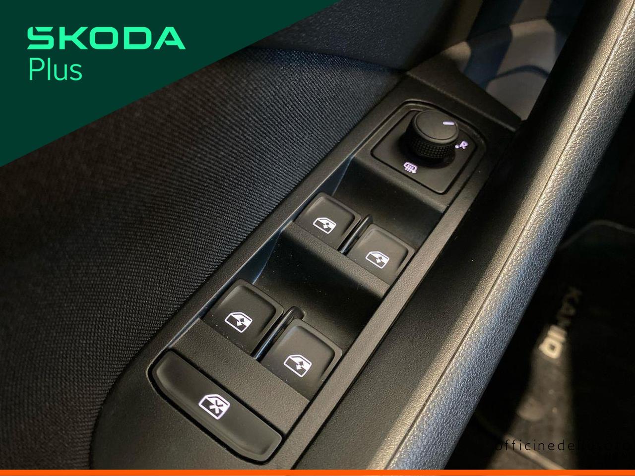 Skoda Kamiq 1.0 tsi 115cv black dots dsg