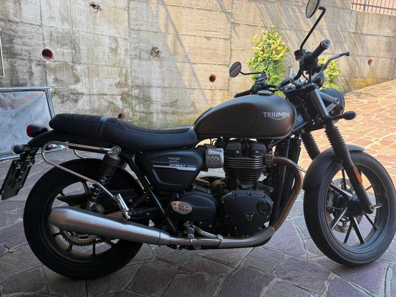Triumph Street Twin