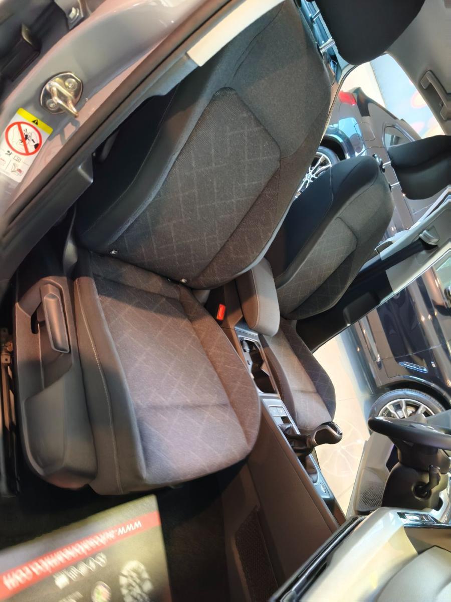 VOLKSWAGEN Golf 8 2.0 TDI Luci Ambient-Cockpit
