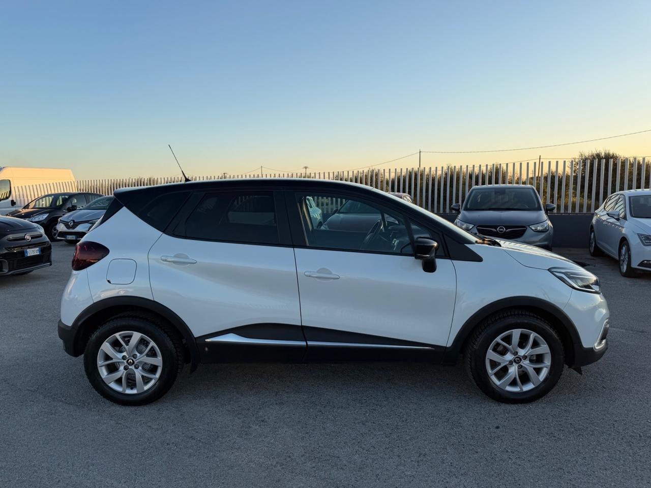 RENAULT CAPTUR TCE 90 CV FULL LED PERLATA MY20