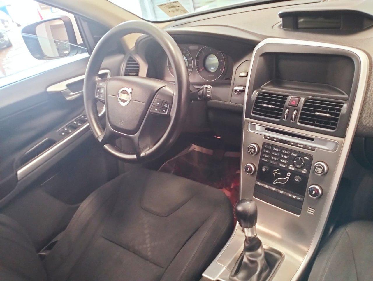 Volvo XC60 2.4d Momentum fwd 175cv