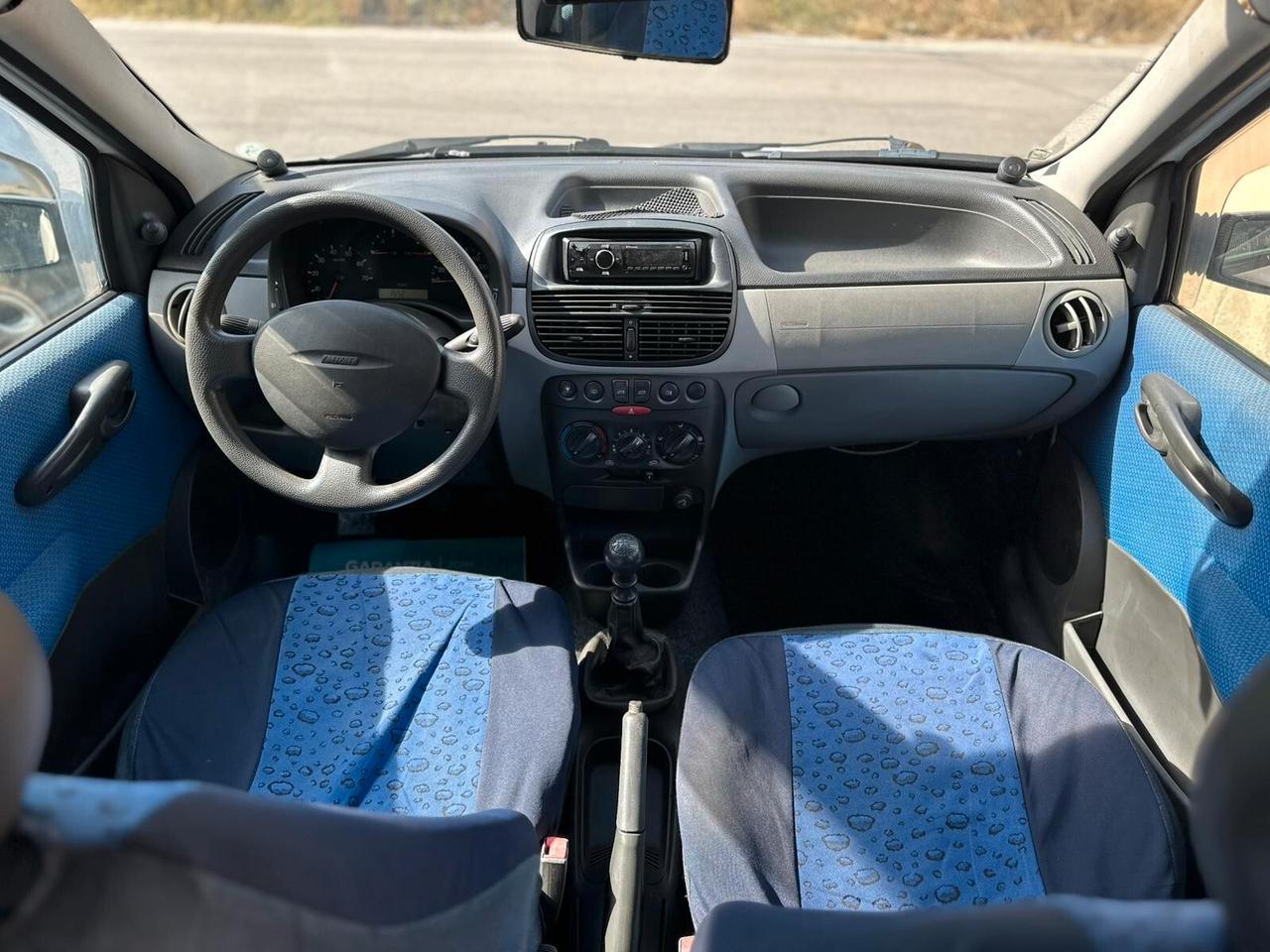 Fiat Punto 1.2i 5 porte Clima
