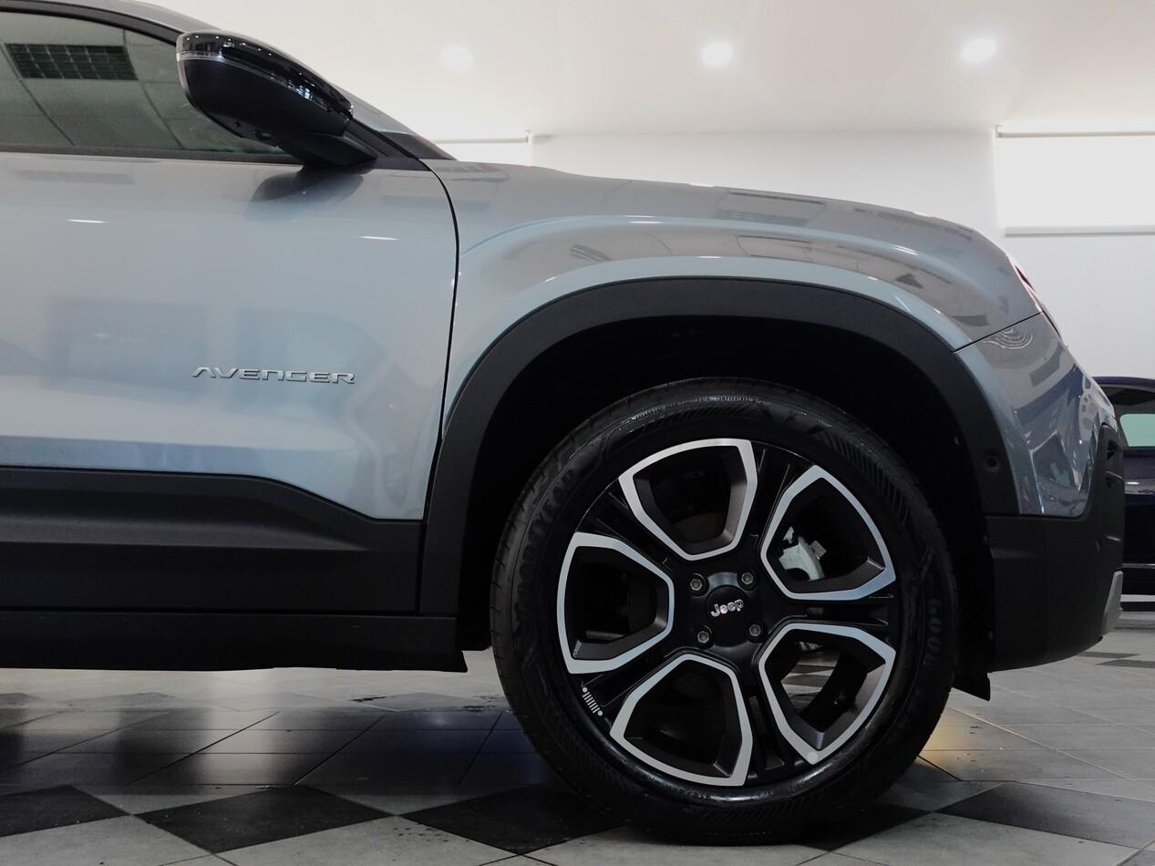 Jeep Avenger 1.2 GSE T3 100 CV SUMMIT