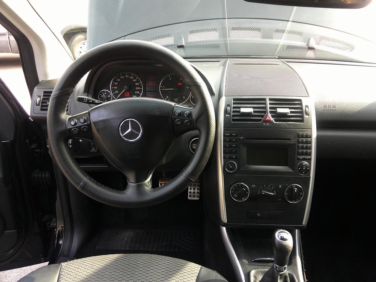 Mercedes-benz A 180 A 180 CDI Premium 2013