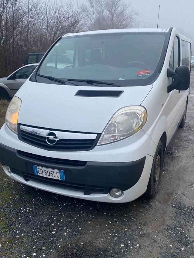 OPEL VIVARO VAN 2.5 CDTI 6 POSTI GANCIO TRAINO