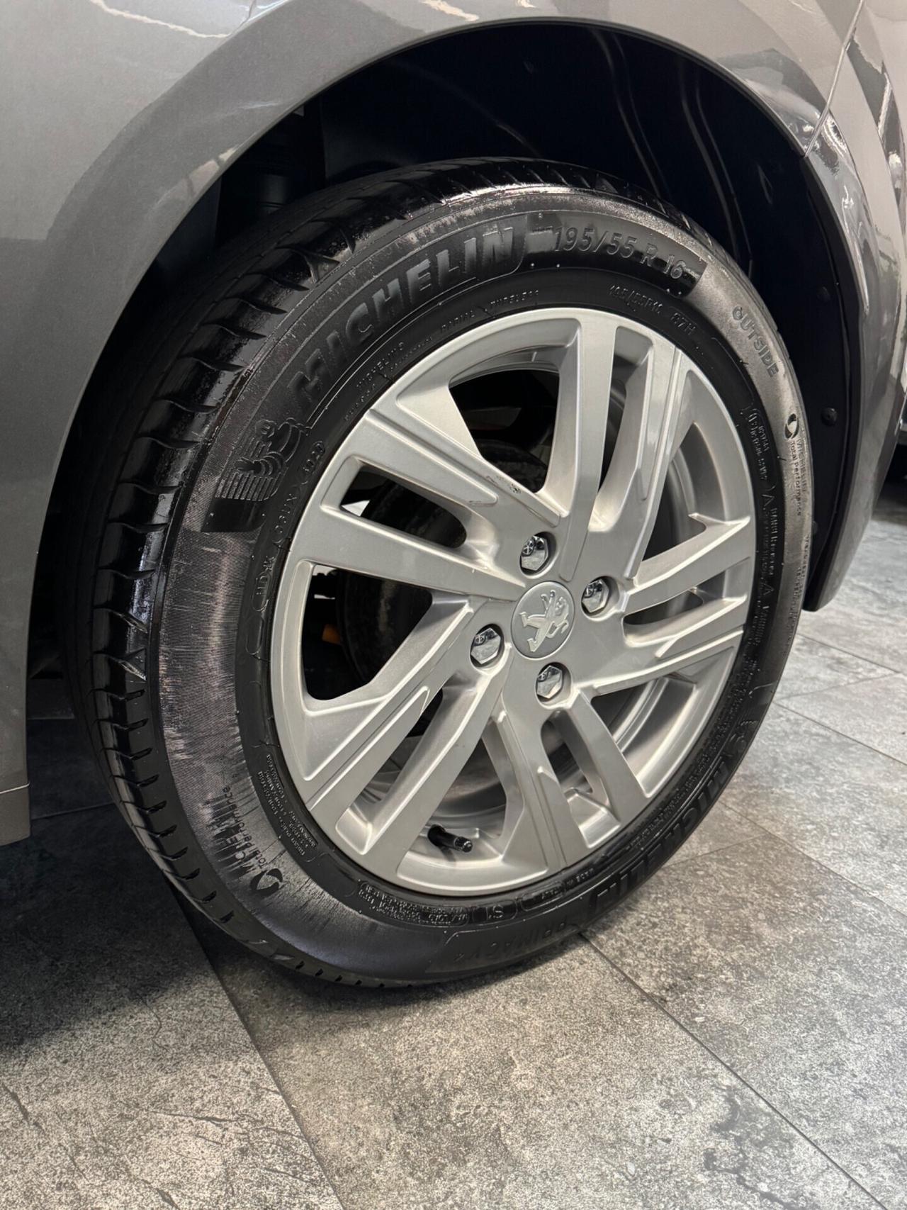 Peugeot 208 PureTech 75 Stop&Start 5 porte Allure