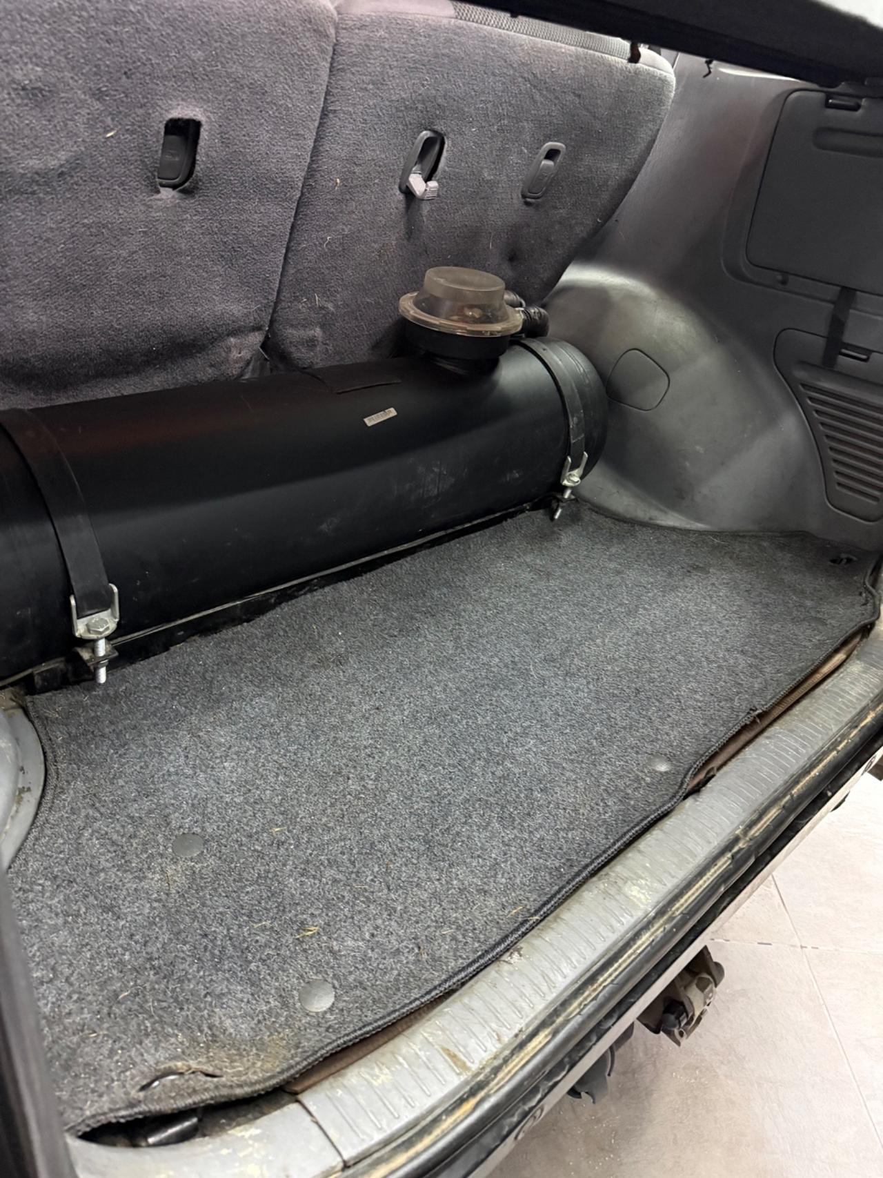 Toyota RAV 4 RAV4 2.0 16V cat 5 porte Sol