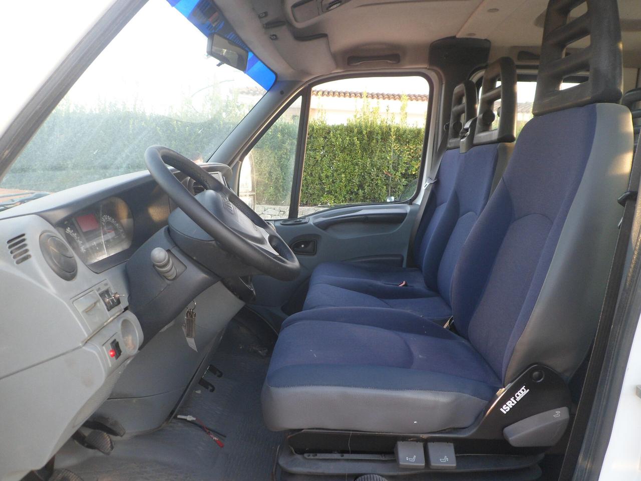 Iveco Daily 35c18 doppia cabina cassone con gru
