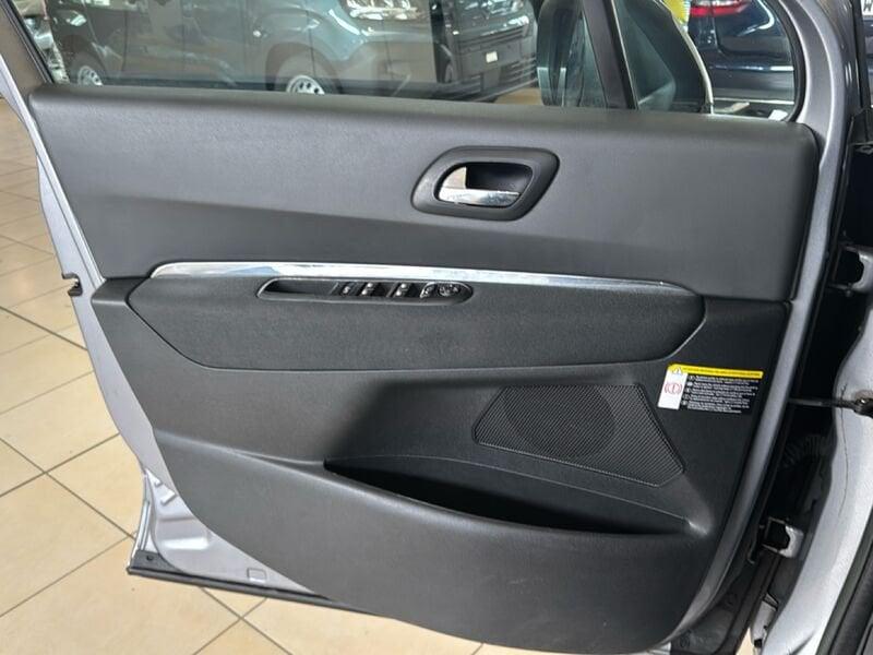 Peugeot 5008 1.6 8v HDi 115cv Allure FAP