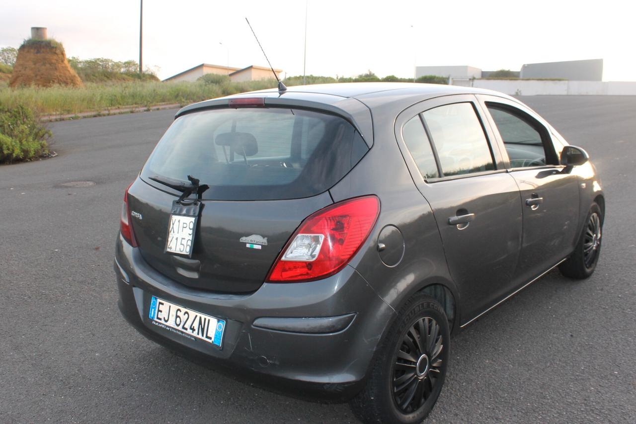 Opel Corsa 1.2 5 porte Cosmo