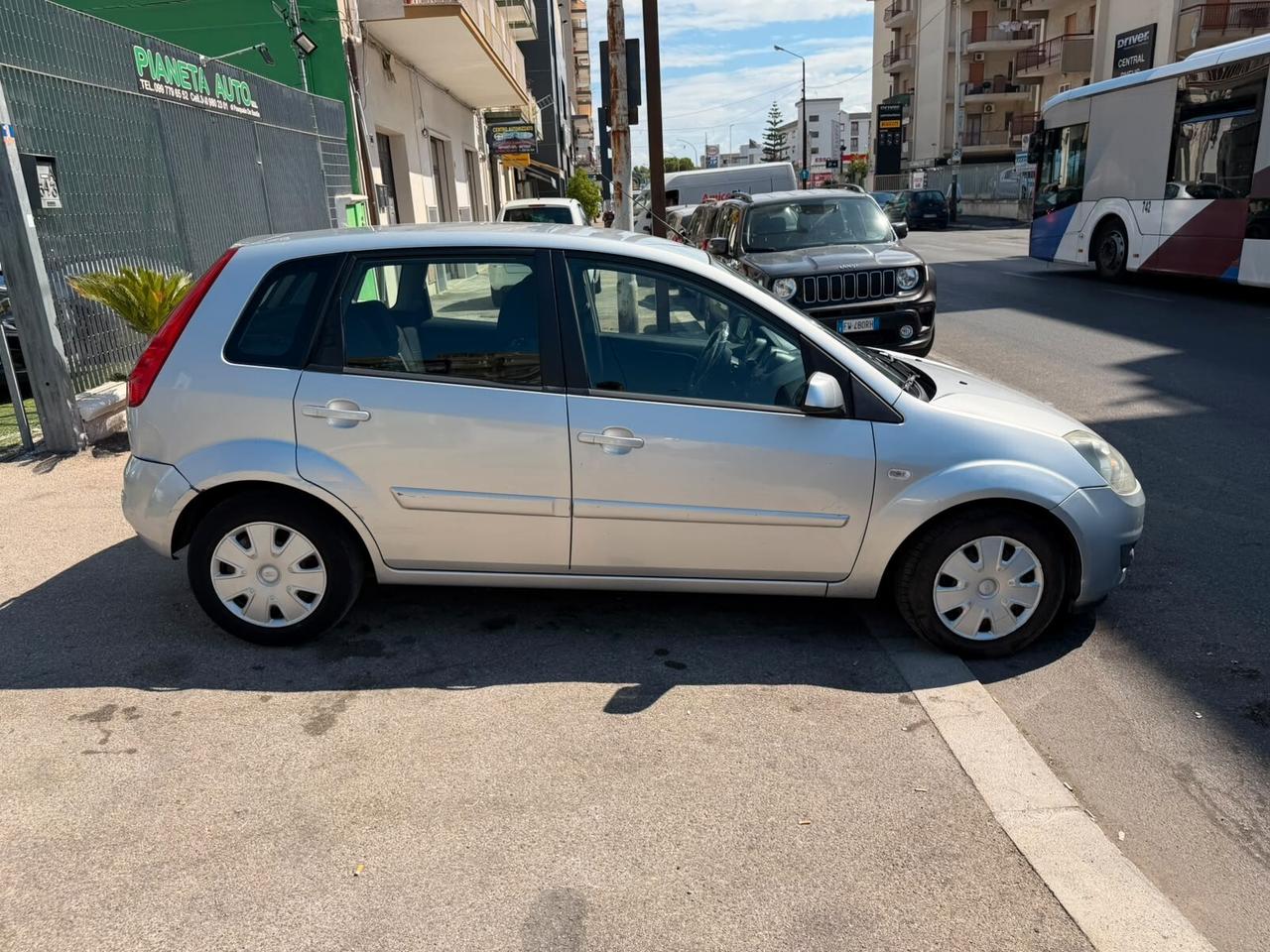 Ford Fiesta 1.2 16V 5p. Ghia
