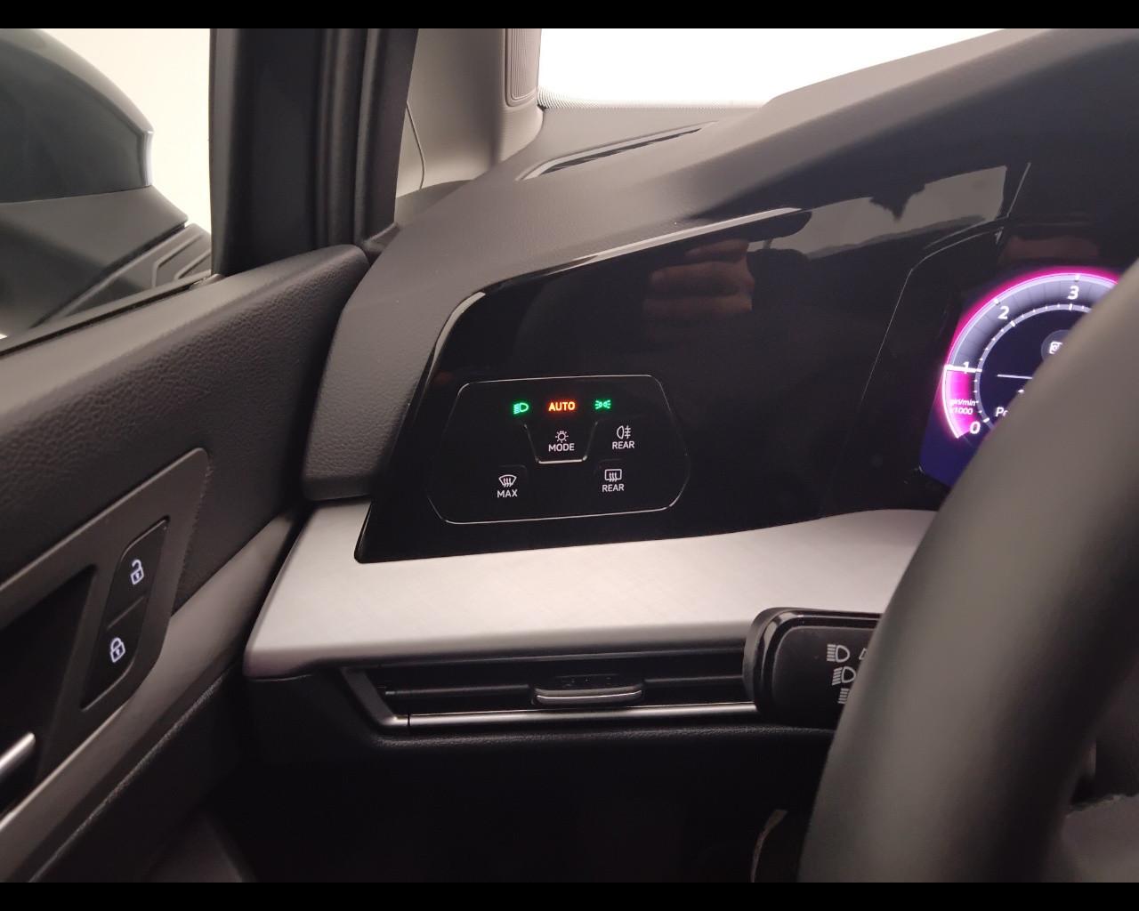 VOLKSWAGEN Golf VIII 2024 - Golf 2.0 tdi Life 115cv