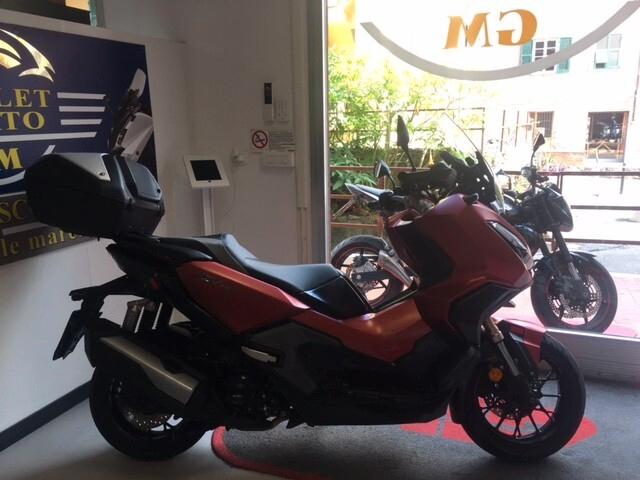 Honda ADV 350 ABS + TCS