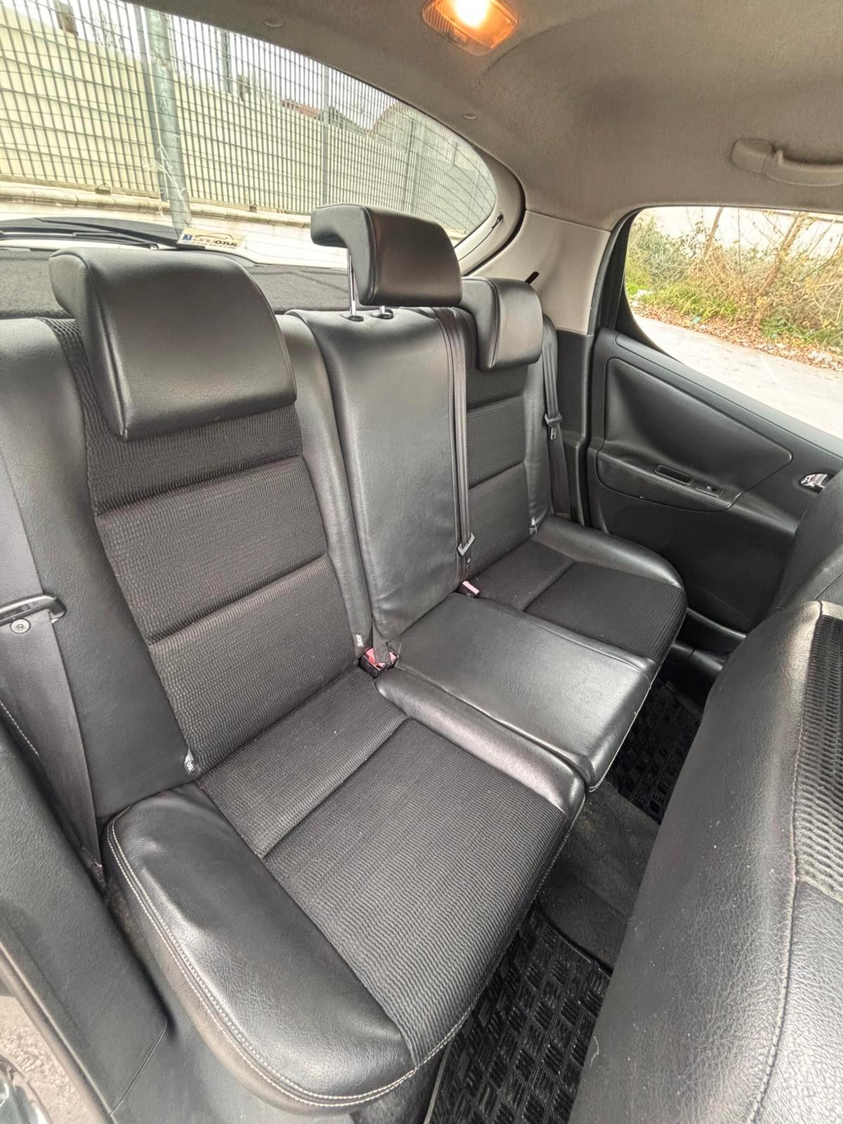 Peugeot 207 1.4 HDi 70CV 5p. Allure