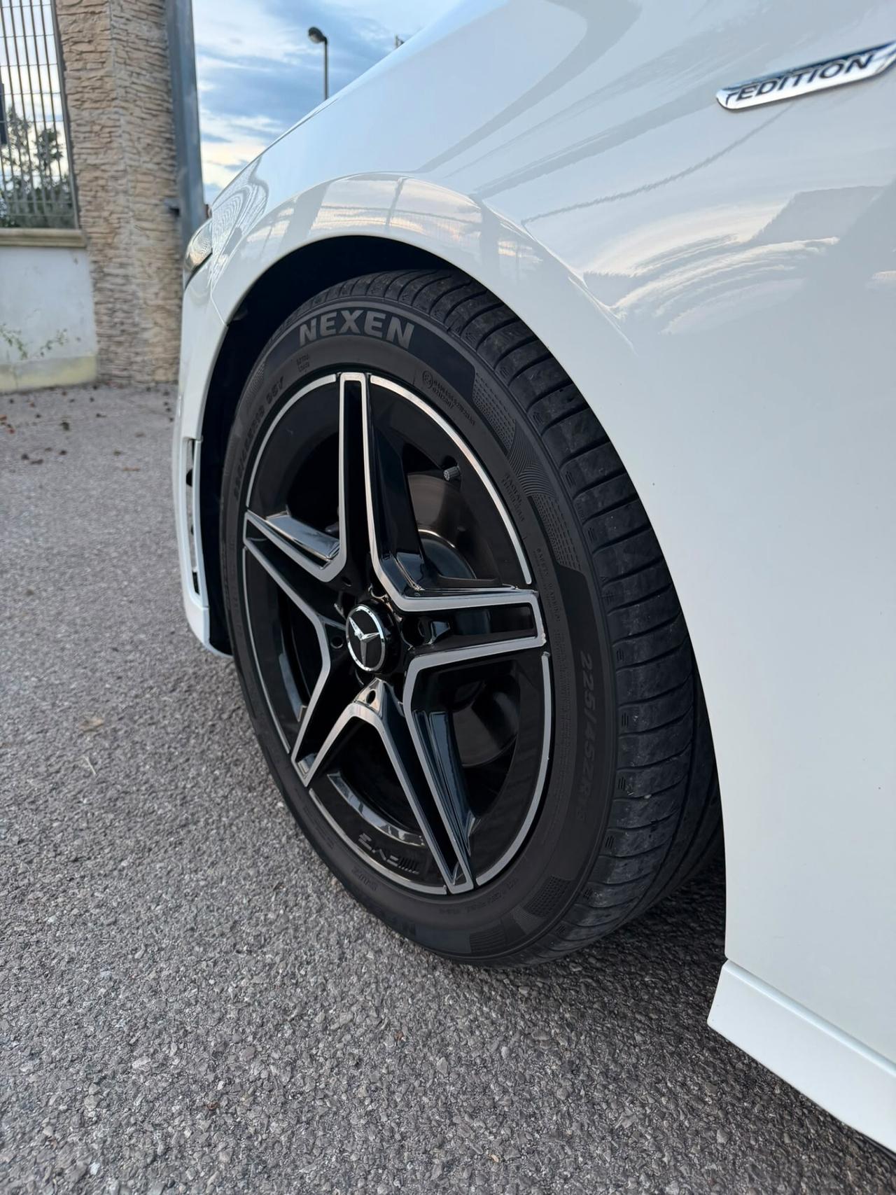 Mercedes-benz A 180d Automatic Premium AMG Night Edition