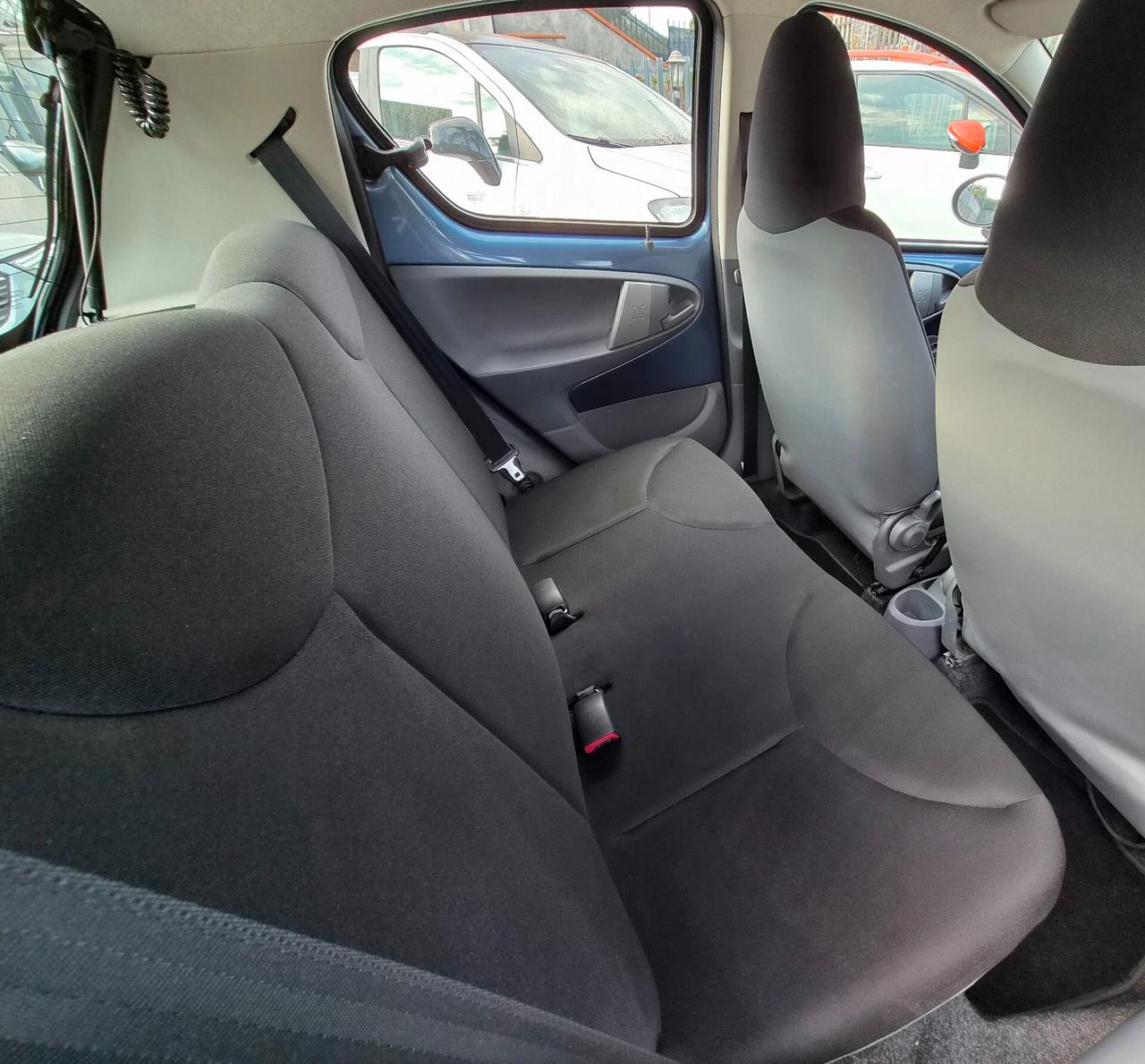 Toyota Aygo 1.0 12V VVT-i 5 porte Sol
