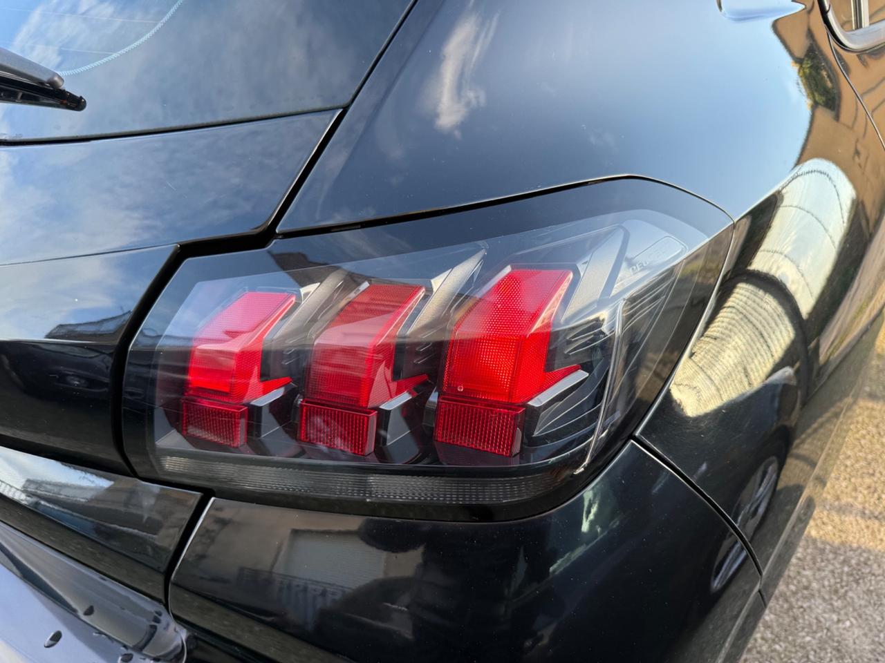 Peugeot 208 1.2 Benzina Allure Pack