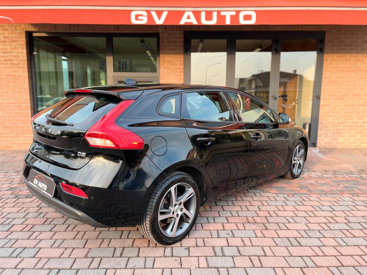 Volvo V40 D2 MOMENTUM