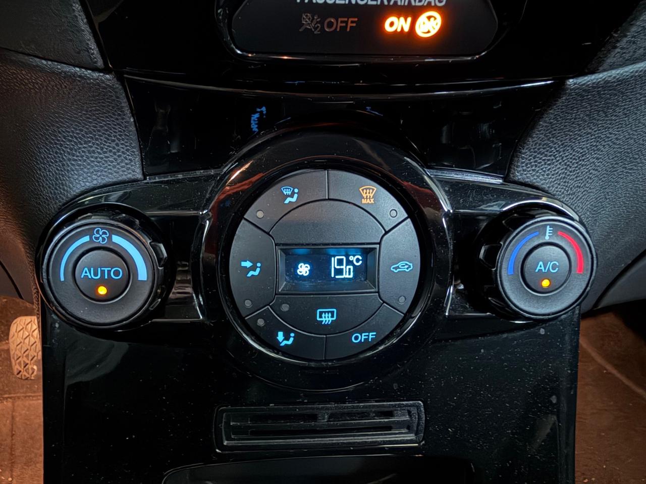 Ford Fiesta 1.5 TDCi 75CV 5 porte Titanium