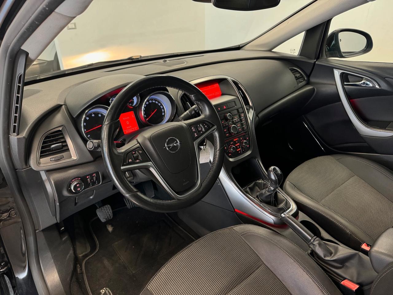 Opel Astra 1.6 115CV 5 porte Cosmo NEOPATENTATI