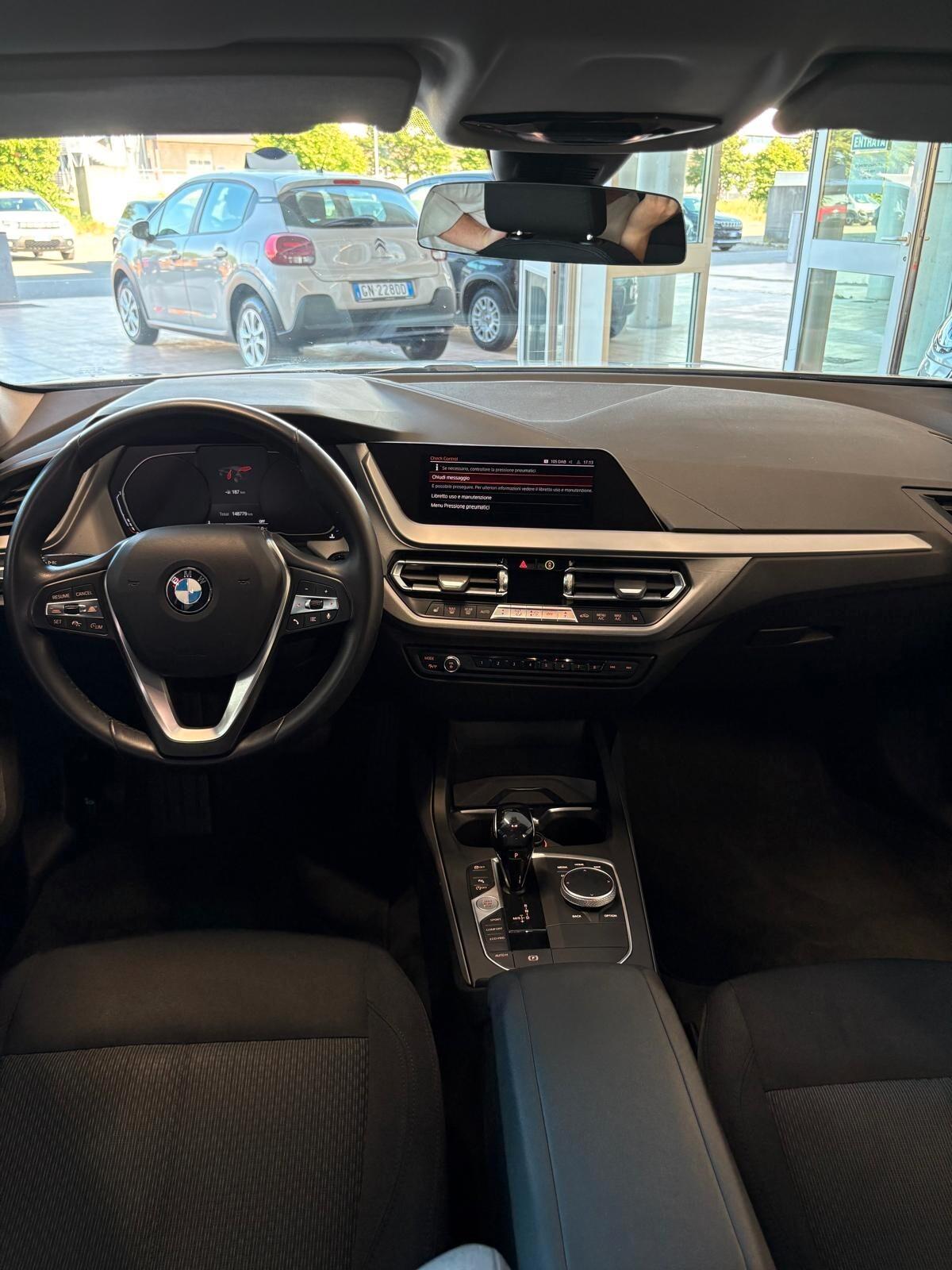 Bmw 118 118d 5p. Business Advantage