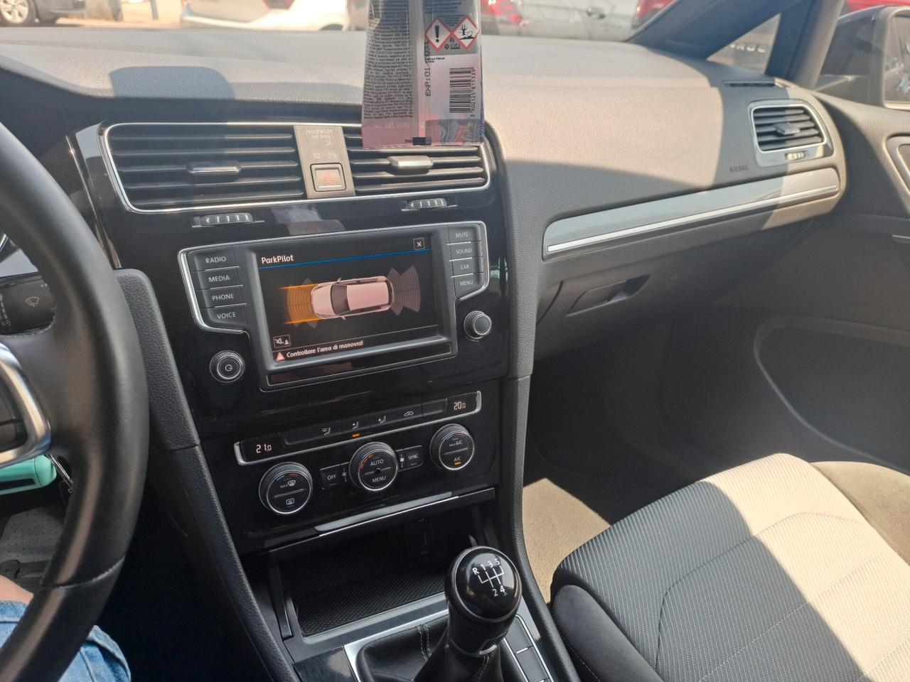 Volkswagen Golf 1.6 TDI 110CV R-Line - OK NEOPATENTATI