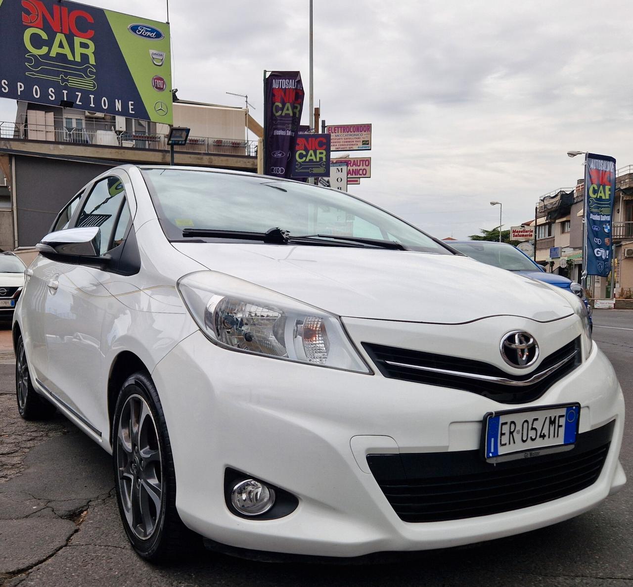 Toyota Yaris 1.4 D-4D 5 porte Lounge