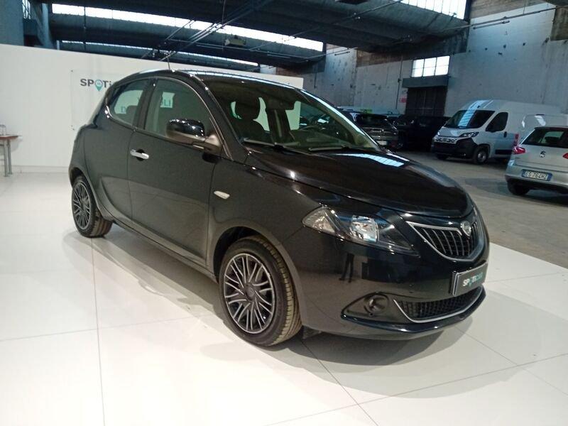 Lancia Ypsilon 1.0 FireFly 5 porte S&S Hybryd Gold