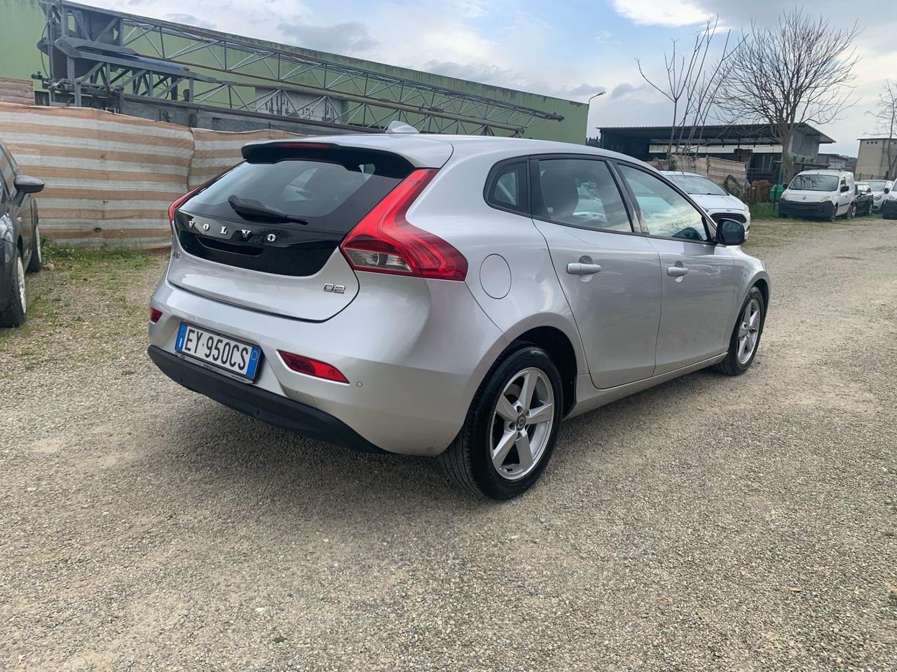 Volvo V40 D2 1.6 Summum 2015 233.000 KM