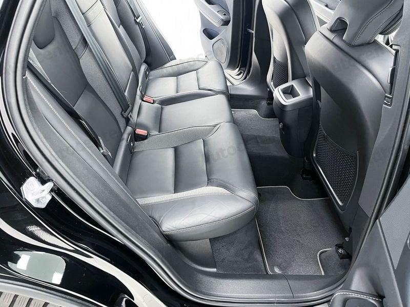 Volvo XC60 B4 (d) 197CV AWD AUT R DESIGN