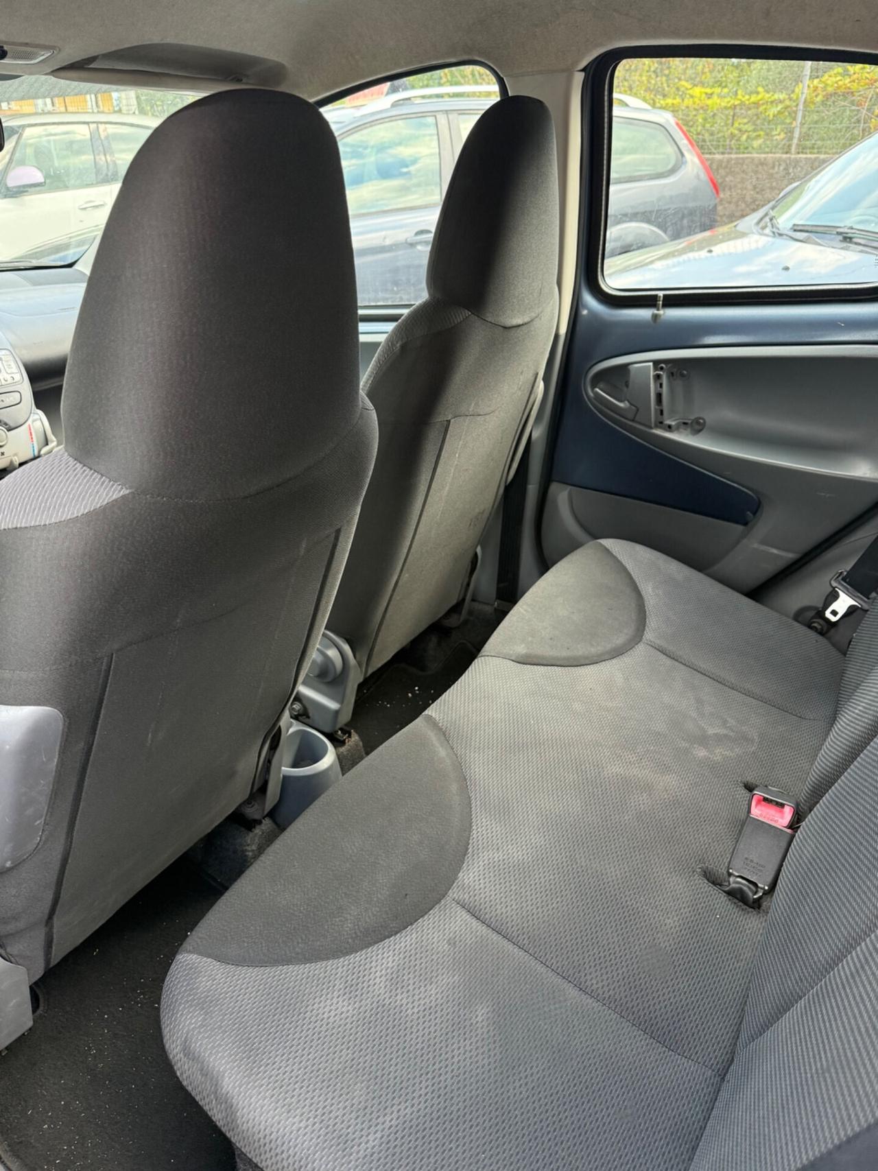 Toyota Aygo 1.0 benzina 5 porte