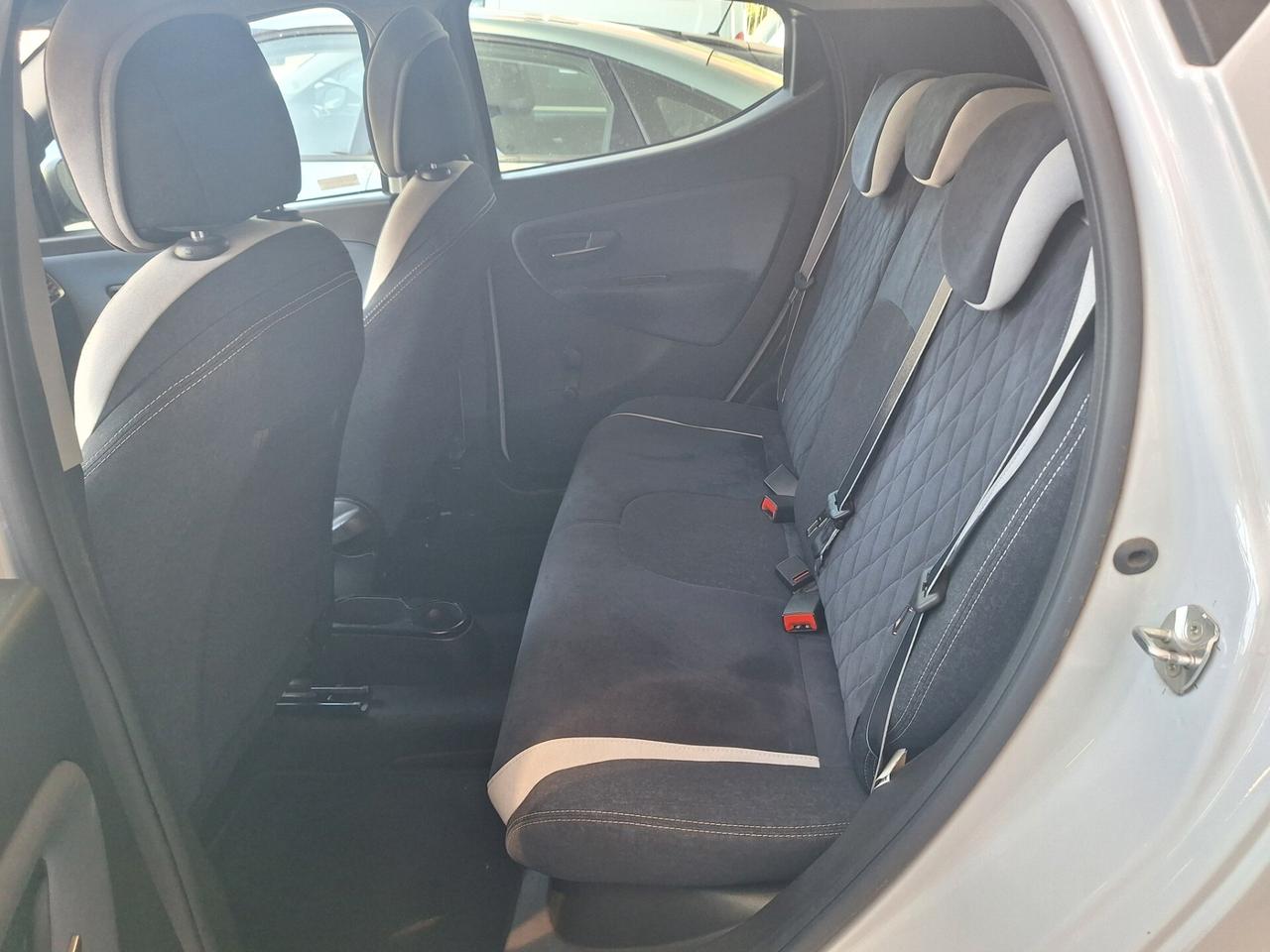 Lancia Ypsilon 1.2 69 CV 5 porte Gold