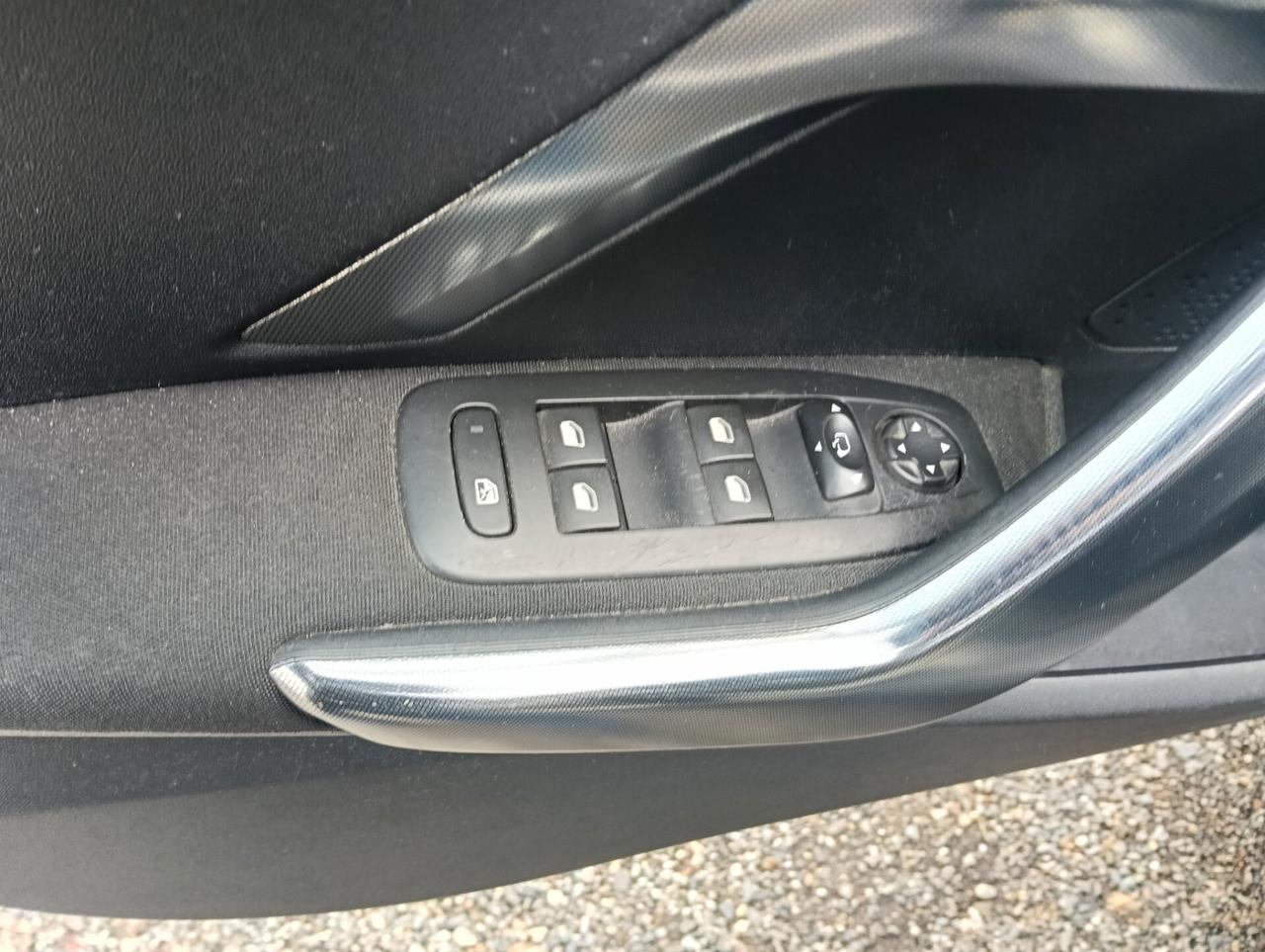 Peugeot 2008 BlueHDi 100 Allure