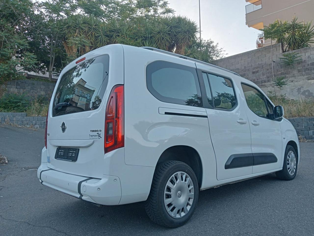 Opel Combo Life Pianale ribassato con rampa disabili in carrozzina