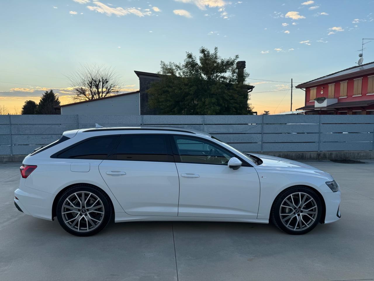 Audi A6 AVANT SLINE INTERNO ESTERNO