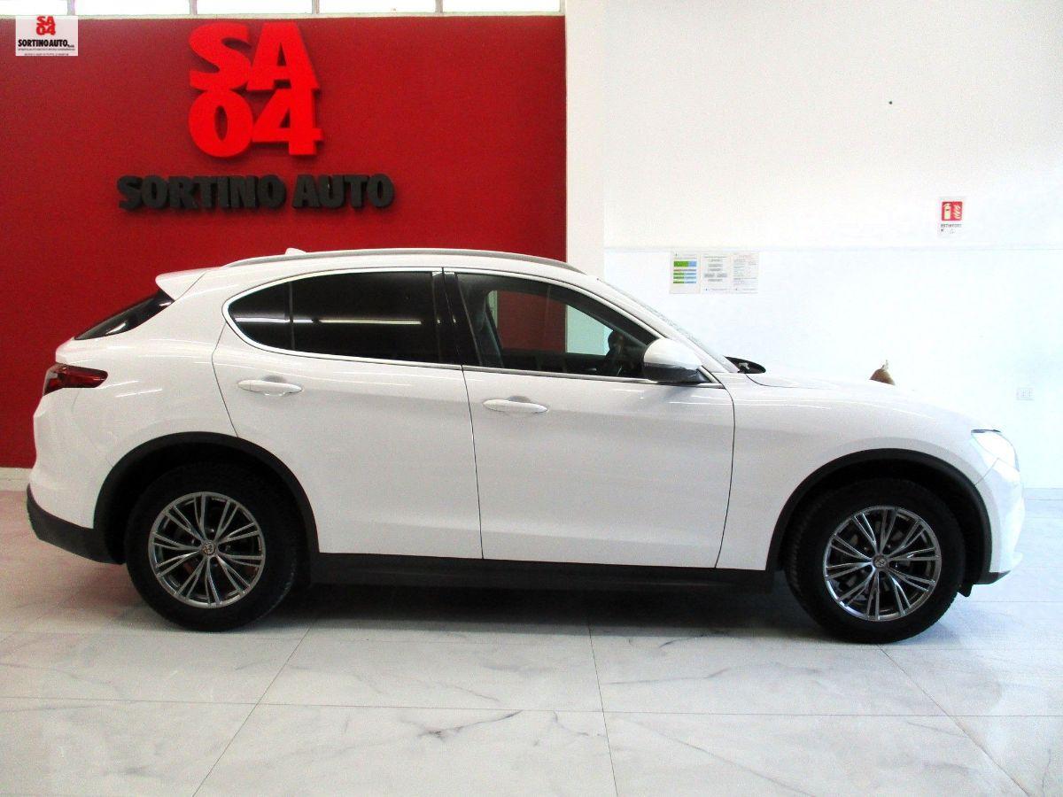 A.R.Stelvio 2.2 T.diesel 210cv AT8 Q4 Exec.-2018