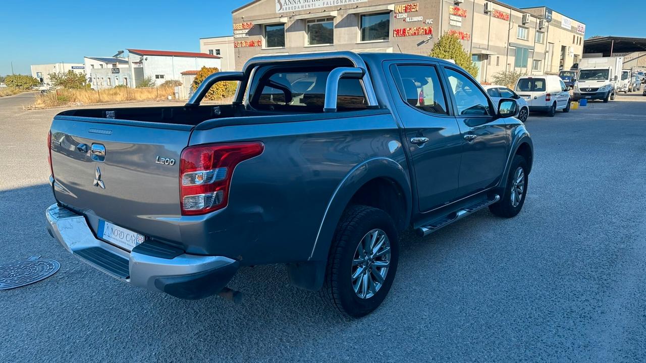 Mitsubishi L200 2.4 DI-D/181CV Double Cab Intense Hp Mivec