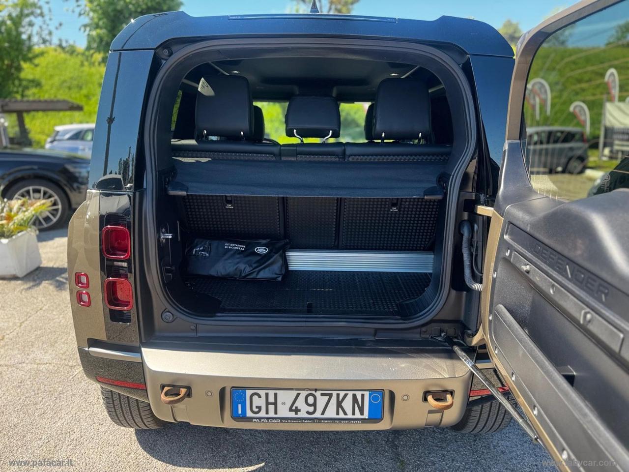 LAND ROVER Defender 90 3.0D I6 200 CV X-Dynamic S